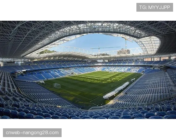 深度报道：为应对极端天气，西甲俱乐部加速球场顶棚建设